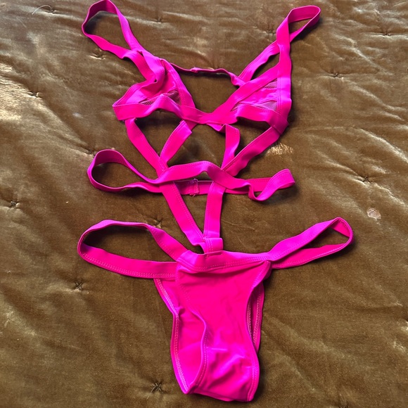 NWOT Hot Pink Unique Monokini - Picture 2 of 5
